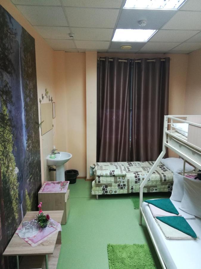 Dachny Hostel На Метро "Заельцовская" Novosibirsk Eksteriør bilde