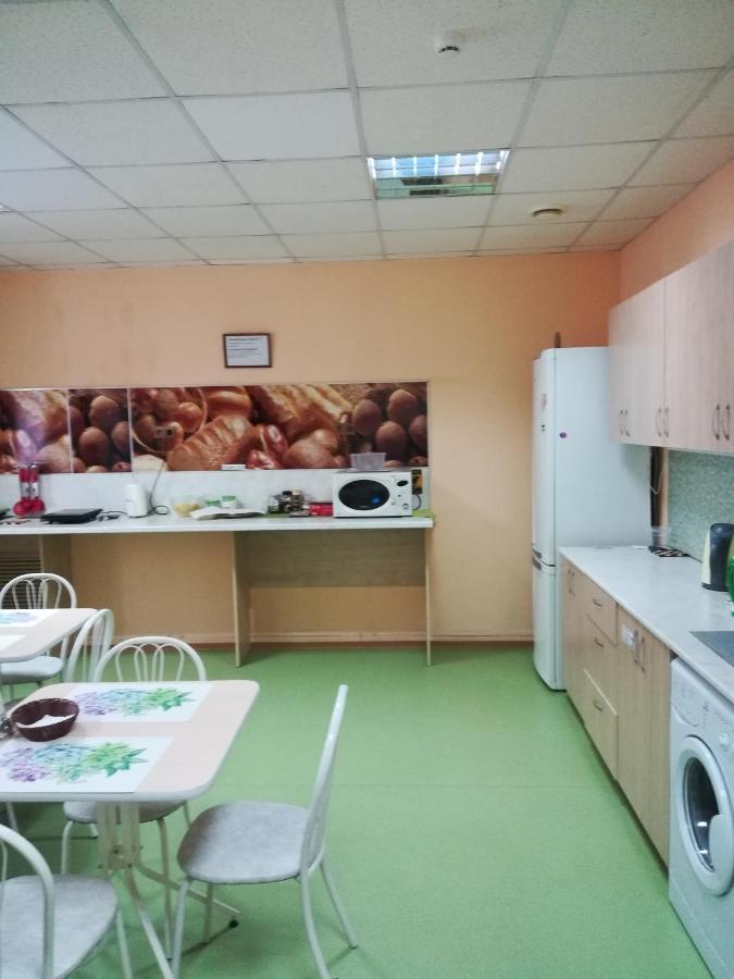 Dachny Hostel На Метро "Заельцовская" Novosibirsk Eksteriør bilde